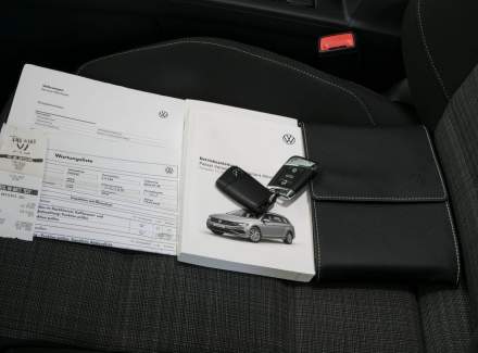 Volkswagen - Passat