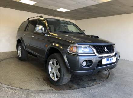 Mitsubishi - Pajero