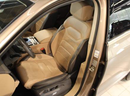 Volkswagen - Touareg