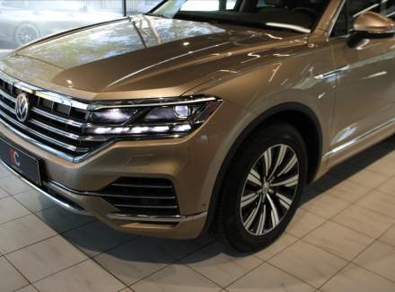 Volkswagen - Touareg