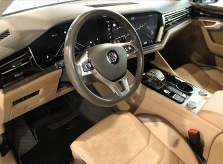 Volkswagen - Touareg