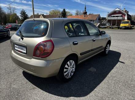 Nissan - Almera