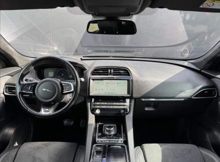 Jaguar - F-Pace