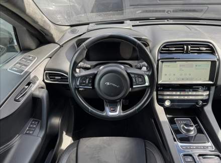 Jaguar - F-Pace