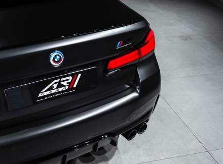 BMW - M5