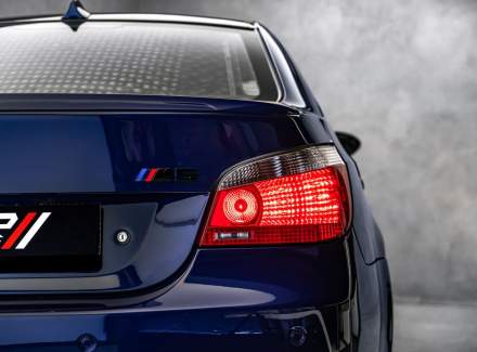 BMW - M5