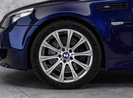 BMW - M5