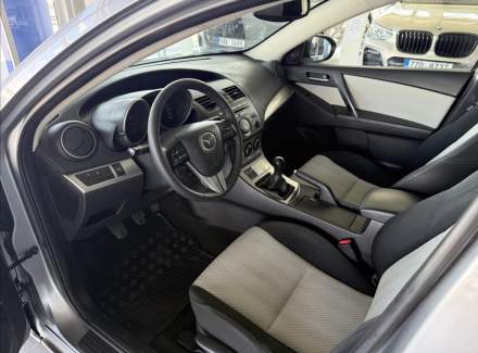 Mazda - 3