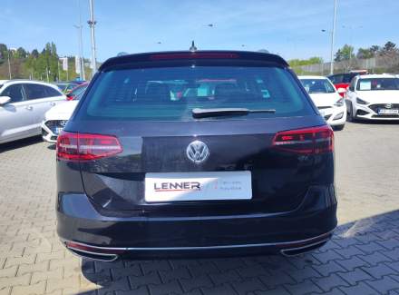 Volkswagen - Passat