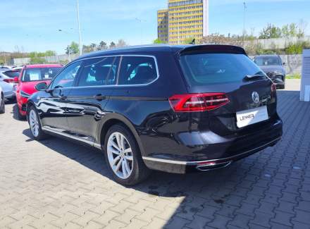 Volkswagen - Passat