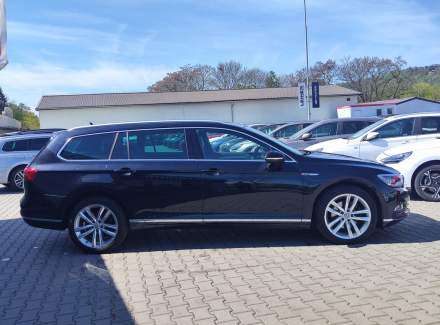 Volkswagen - Passat