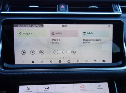 Land Rover - Range Rover Velar