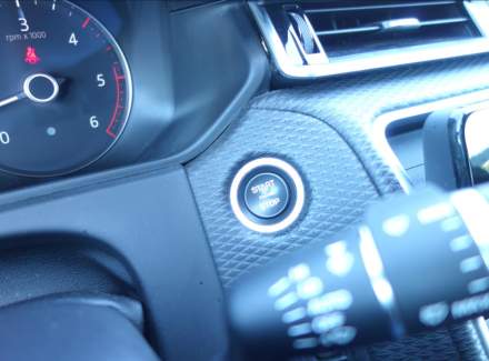 Land Rover - Range Rover Velar