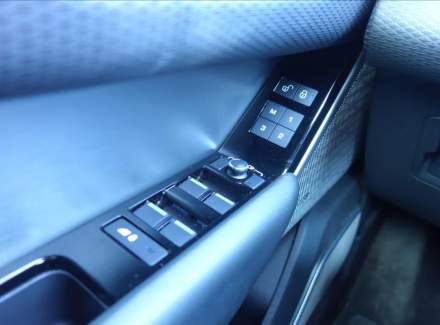 Land Rover - Range Rover Velar