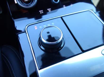 Land Rover - Range Rover Velar