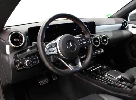 Mercedes-Benz - CLA