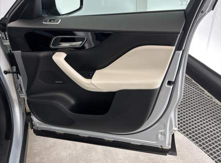 Jaguar - F-Pace