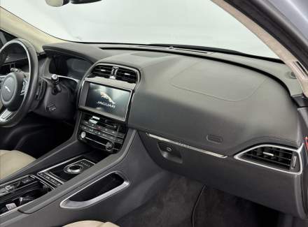 Jaguar - F-Pace