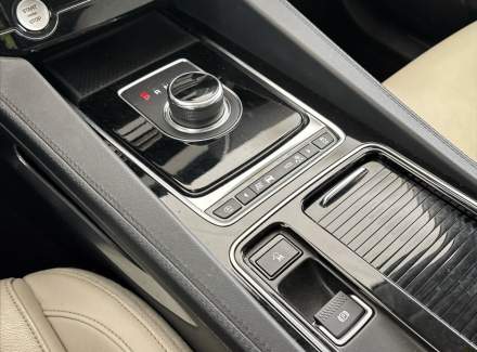Jaguar - F-Pace