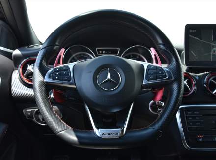 Mercedes-Benz - GLA
