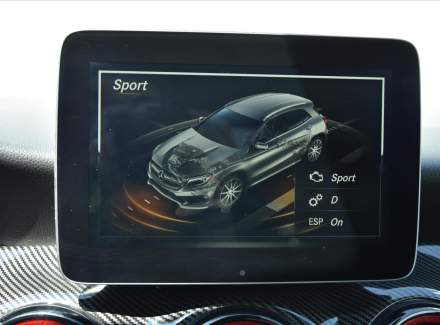 Mercedes-Benz - GLA