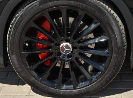 Mercedes-Benz - GLA