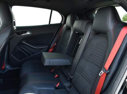 Mercedes-Benz - GLA