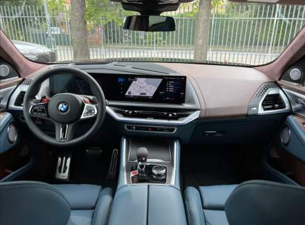 BMW - XM