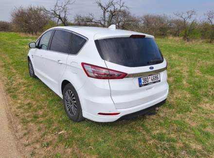 Ford - S-MAX