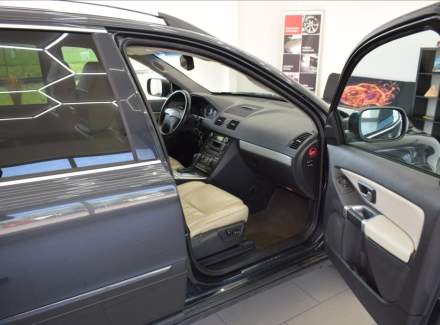 Volvo - XC90