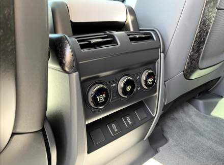 Land Rover - Defender