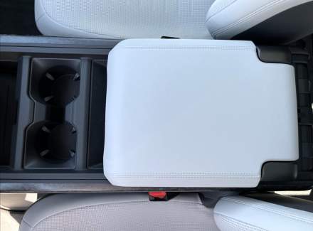 Land Rover - Defender