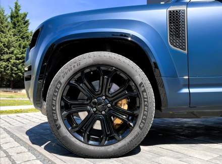 Land Rover - Defender