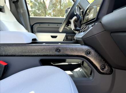 Land Rover - Defender