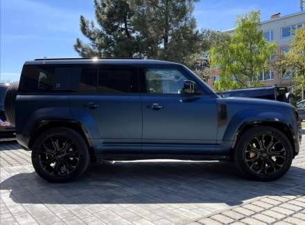 Land Rover - Defender