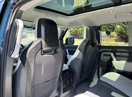 Land Rover - Defender