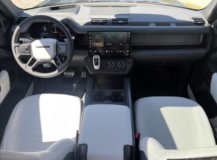 Land Rover - Defender