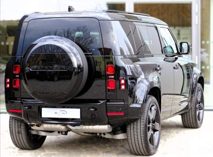 Land Rover - Defender