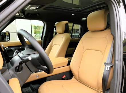 Land Rover - Defender