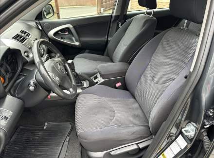 Toyota - RAV 4