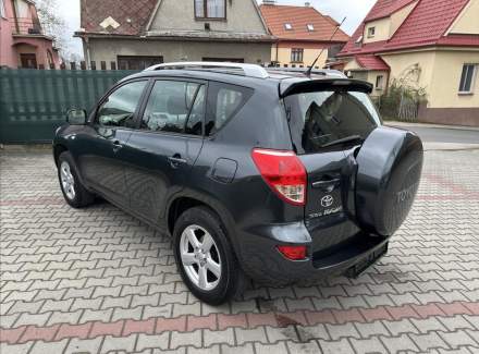 Toyota - RAV 4