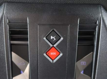 DS Automobiles - DS7 Crossback