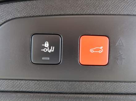 DS Automobiles - DS7 Crossback