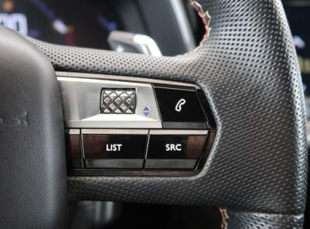 DS Automobiles - DS7 Crossback