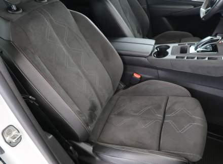 DS Automobiles - DS7 Crossback