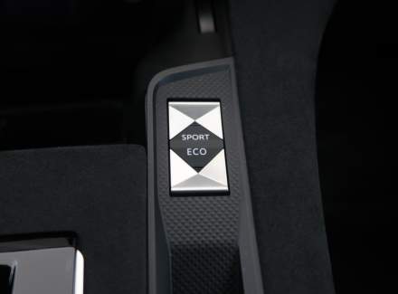 DS Automobiles - DS7 Crossback