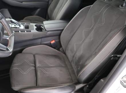 DS Automobiles - DS7 Crossback