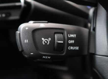 DS Automobiles - DS7 Crossback