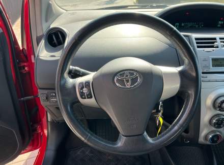 Toyota - Yaris