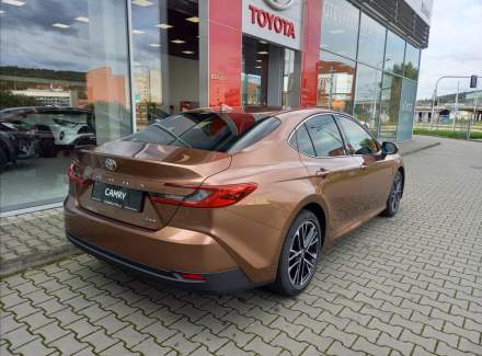 Toyota - Camry